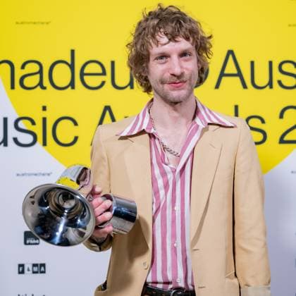RECORD DATE NOT STATED 20230428 Amadeus Austrian Music Awards 2023 WIEN, OESTERREICH - 28. APRIL: Voodoo Juergens Preistraeger der Amadeus Award 2023 in der Kategorie - Alternative - nach der Verleihung in der weissen Bar des Wiener Volkstheaters am 28. April 2023 in Wien, Oesterreich. 230429_SEPA_17_029 Copyright: xIsabellexOuvrardx SEPAxMedia
