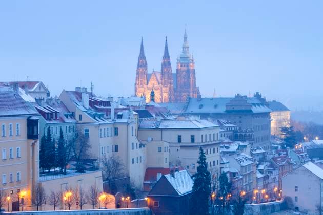 IMAGO Creative, Jahreszeit Winter in der Stadt prague in winter - lesser town (mala strana) and hradcany castle at dusk Copyright: xfrantisekxchmurax xDesignxPicsx , 30588460 Copyright: frantisekxchmurax xDesignxPics 30588460