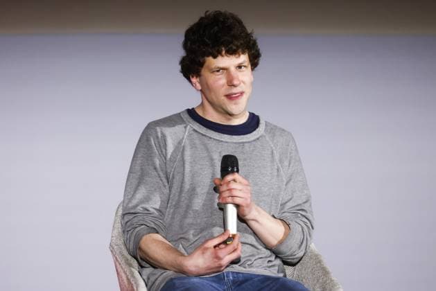 Jesse Eisenberg In Krakow, Poland Actor and director Jesse Eisenberg attends the 16th edition of International Festival of Independent Cinema Mastercard OFF CAMERA in Krakow, Poland on April 29, 2023. Krakow Poland  Copyright: xBeataxZawrzelx originalFilename: zawrzel-jesseeis230429_npFuh.jpg