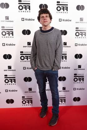 Jesse Eisenberg In Krakow, Poland Actor and director Jesse Eisenberg attends the 16th edition of International Festival of Independent Cinema Mastercard OFF CAMERA in Krakow, Poland on April 29, 2023. Krakow Poland  Copyright: xBeataxZawrzelx originalFilename: zawrzel-jesseeis230429_npJEj.jpg