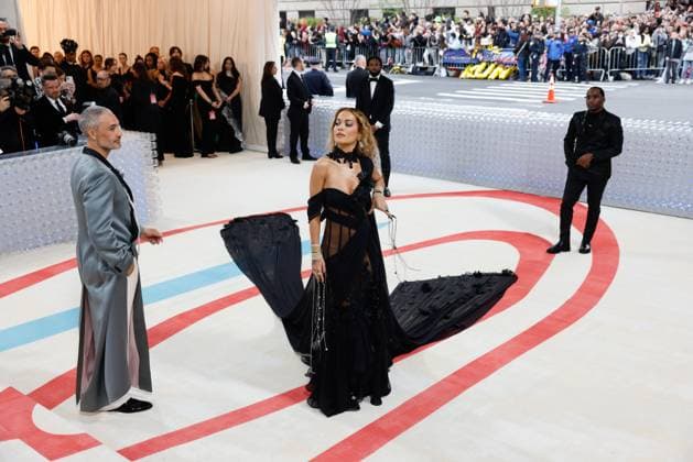 Rita Ora and Taika Waititi arrive on the red carpet for The Met Gala at The Metropolitan Museum of Art celebrating the opening of Karl Lagerfeld: A Line of Beauty in New York City on Monday, May 1, 2023.  NYP202305012904 JOHNxANGELILLO