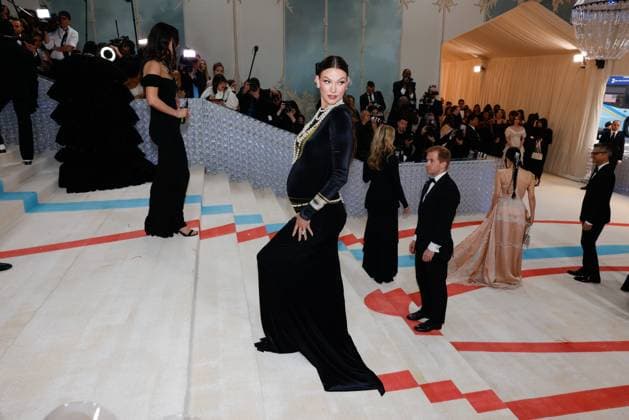 Karlie Kloss arrives on the red carpet for The Met Gala at The Metropolitan Museum of Art celebrating the opening of Karl Lagerfeld: A Line of Beauty in New York City on Monday, May 1, 2023.  NYP202305012919 JOHNxANGELILLO
