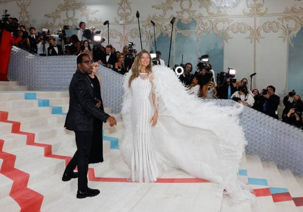 Gisele Bündchen arrives on the red carpet for The Met Gala at The Metropolitan Museum of Art celebrating the opening of Karl Lagerfeld: A Line of Beauty in New York City on Monday, May 1, 2023.  NYP202305012929 JOHNxANGELILLO