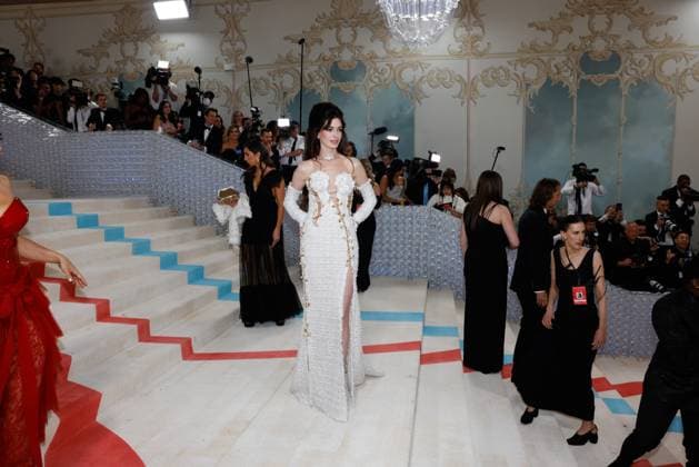 Anne Hathaway arrives on the red carpet for The Met Gala at The Metropolitan Museum of Art celebrating the opening of Karl Lagerfeld: A Line of Beauty in New York City on Monday, May 1, 2023.  NYP202305012965 JOHNxANGELILLO