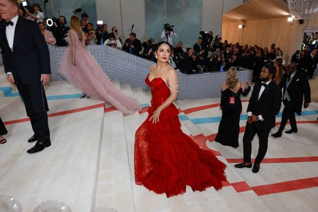 Francois-Henri Pinault and Salma Hayek arrive on the red carpet for The Met Gala at The Metropolitan Museum of Art celebrating the opening of Karl Lagerfeld: A Line of Beauty in New York City on Monday, May 1, 2023.  NYP20230501209 JOHNxANGELILLO