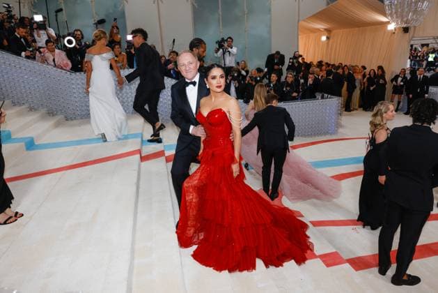 Francois-Henri Pinault and Salma Hayek arrive on the red carpet for The Met Gala at The Metropolitan Museum of Art celebrating the opening of Karl Lagerfeld: A Line of Beauty in New York City on Monday, May 1, 2023.  NYP20230501210 JOHNxANGELILLO