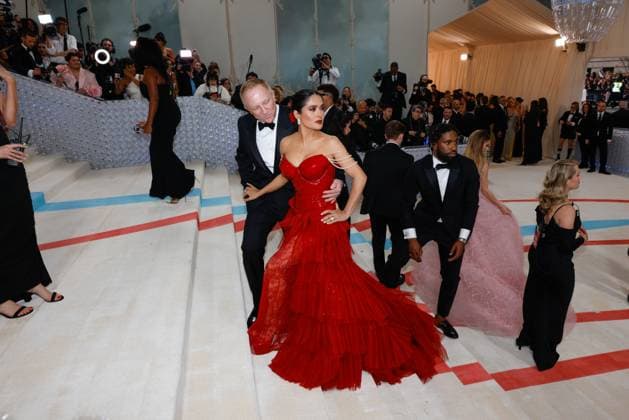 Francois-Henri Pinault and Salma Hayek arrive on the red carpet for The Met Gala at The Metropolitan Museum of Art celebrating the opening of Karl Lagerfeld: A Line of Beauty in New York City on Monday, May 1, 2023.  NYP20230501211 JOHNxANGELILLO