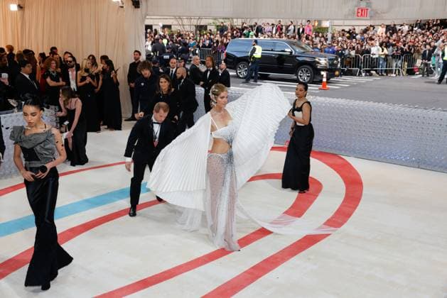 Amber Valetta arrives on the red carpet for The Met Gala at The Metropolitan Museum of Art celebrating the opening of Karl Lagerfeld: A Line of Beauty in New York City on Monday, May 1, 2023.  NYP20230501214 JOHNxANGELILLO