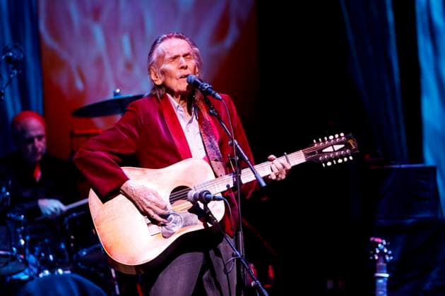 November 25, 2021, TORONTO, ON, Canada: Gordon Lightfoot performs during the first concert at the newly re-opened Massey Hall in Toronto on November 25, 2021. TORONTO Canada  - ZUMAc35_ 20211125_zaf_c35_171 Copyright: xColexBurstonx