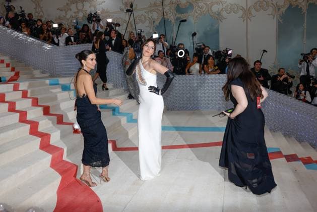 Aubrey Plaza arrives on the red carpet for The Met Gala at The Metropolitan Museum of Art celebrating the opening of Karl Lagerfeld: A Line of Beauty in New York City on Monday, May 1, 2023.  NYP202305012601 JOHNxANGELILLO