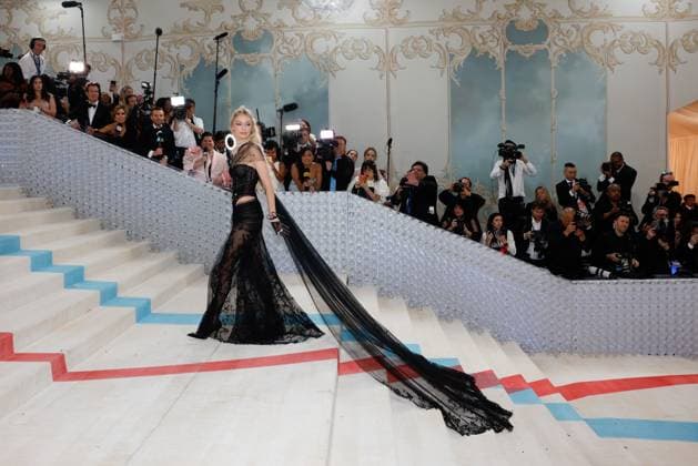 Gigi Hadid arrives on the red carpet for The Met Gala at The Metropolitan Museum of Art celebrating the opening of Karl Lagerfeld: A Line of Beauty in New York City on Monday, May 1, 2023.  NYP20230501312 JOHNxANGELILLO