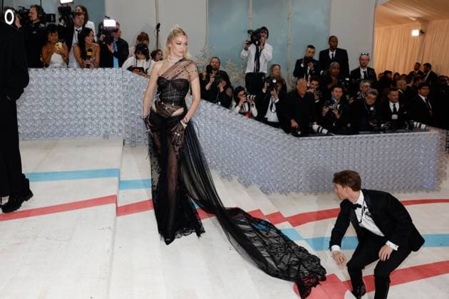 Gigi Hadid arrives on the red carpet for The Met Gala at The Metropolitan Museum of Art celebrating the opening of Karl Lagerfeld: A Line of Beauty in New York City on Monday, May 1, 2023.  NYP20230501313 JOHNxANGELILLO