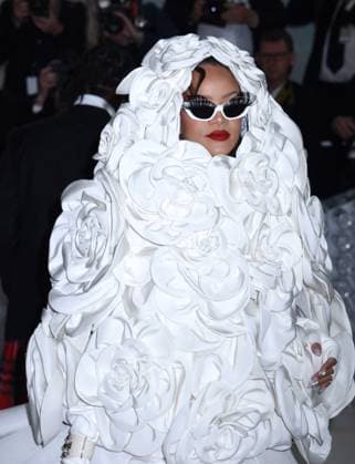 May 2, 2023, New York, New York, USA: Rihanna attends the 2023 Met Gala Celebrating Karl Lagerfeld: A Line of Beauty at Metropolitan Museum of Art in New York. New York USA - ZUMAp281 20230502_zea_p281_004 Copyright: xPhotoxImagexPressx