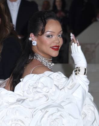 May 2, 2023, New York, New York, USA: Rihanna attends the 2023 Met Gala Celebrating Karl Lagerfeld: A Line of Beauty at Metropolitan Museum of Art in New York. New York USA - ZUMAp281 20230502_zea_p281_005 Copyright: xPhotoxImagexPressx