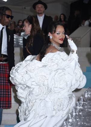 May 2, 2023, New York, New York, USA: Rihanna attends the 2023 Met Gala Celebrating Karl Lagerfeld: A Line of Beauty at Metropolitan Museum of Art in New York. New York USA - ZUMAp281 20230502_zea_p281_006 Copyright: xPhotoxImagexPressx