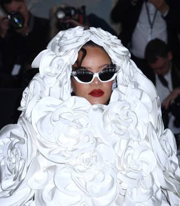 May 2, 2023, New York, New York, USA: Rihanna attends the 2023 Met Gala Celebrating Karl Lagerfeld: A Line of Beauty at Metropolitan Museum of Art in New York. New York USA - ZUMAp281 20230502_zea_p281_007 Copyright: xPhotoxImagexPressx