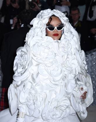 May 2, 2023, New York, New York, USA: Rihanna attends the 2023 Met Gala Celebrating Karl Lagerfeld: A Line of Beauty at Metropolitan Museum of Art in New York. New York USA - ZUMAp281 20230502_zea_p281_009 Copyright: xPhotoxImagexPressx