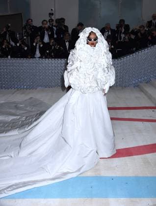 May 2, 2023, New York, New York, USA: Rihanna attends the 2023 Met Gala Celebrating Karl Lagerfeld: A Line of Beauty at Metropolitan Museum of Art in New York. New York USA - ZUMAp281 20230502_zea_p281_013 Copyright: xPhotoxImagexPressx
