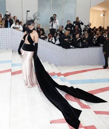 Jennifer Lopez arrives on the red carpet for The Met Gala at The Metropolitan Museum of Art celebrating the opening of Karl Lagerfeld: A Line of Beauty in New York City on Monday, May 1, 2023.  NYP202305014034 JOHNxANGELILLO