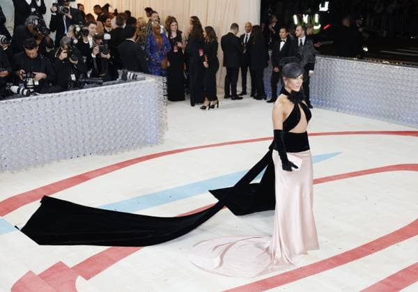 Jennifer Lopez arrives on the red carpet for The Met Gala at The Metropolitan Museum of Art celebrating the opening of Karl Lagerfeld: A Line of Beauty in New York City on Monday, May 1, 2023.  NYP202305014035 JOHNxANGELILLO