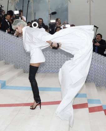 Cara Delevingne arrives on the red carpet for The Met Gala at The Metropolitan Museum of Art celebrating the opening of Karl Lagerfeld: A Line of Beauty in New York City on Monday, May 1, 2023.  NYP2023050140018 JOHNxANGELILLO