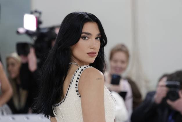 Due Lipa arrives on the red carpet for The Met Gala at The Metropolitan Museum of Art celebrating the opening of Karl Lagerfeld: A Line of Beauty in New York City on Monday, May 1, 2023.  NYP2023050140014 JOHNxANGELILLO