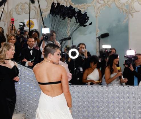Florence Pugh arrives on the red carpet for The Met Gala at The Metropolitan Museum of Art celebrating the opening of Karl Lagerfeld: A Line of Beauty in New York City on Monday, May 1, 2023.  NYP202305012001 JOHNxANGELILLO