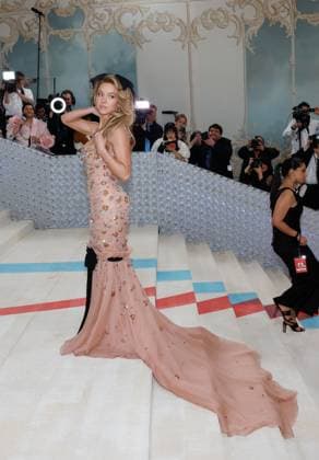 Sydney Sweeney arrives on the red carpet for The Met Gala at The Metropolitan Museum of Art celebrating the opening of Karl Lagerfeld: A Line of Beauty in New York City on Monday, May 1, 2023.  NYP202305011276 JOHNxANGELILLO