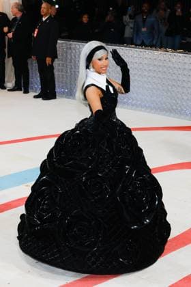 Alexandra Daddario arrives on the red carpet for The Met Gala at The Metropolitan Museum of Art celebrating the opening of Karl Lagerfeld: A Line of Beauty in New York City on Monday, May 1, 2023.  NYP202305015025 JOHNxANGELILLO