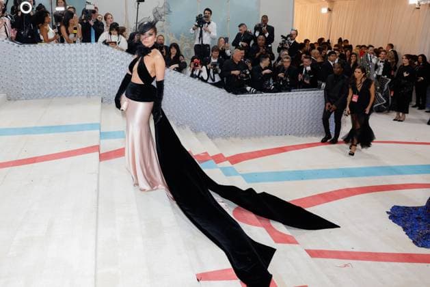 Jennifer Lopez arrives on the red carpet for The Met Gala at The Metropolitan Museum of Art celebrating the opening of Karl Lagerfeld: A Line of Beauty in New York City on Monday, May 1, 2023.  NYP202305015032 JOHNxANGELILLO
