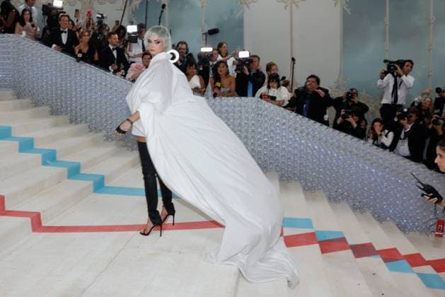 Cara Delevingne arrives on the red carpet for The Met Gala at The Metropolitan Museum of Art celebrating the opening of Karl Lagerfeld: A Line of Beauty in New York City on Monday, May 1, 2023.  NYP202305015038 JOHNxANGELILLO