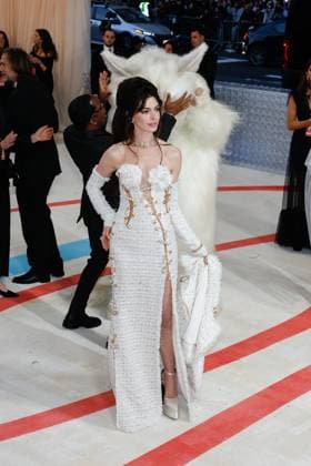 Anne Hathaway arrives on the red carpet for The Met Gala at The Metropolitan Museum of Art celebrating the opening of Karl Lagerfeld: A Line of Beauty in New York City on Monday, May 1, 2023.  NYP202305015068 JOHNxANGELILLO