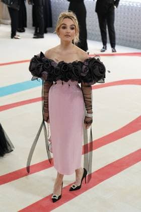 Chloe Fineman, wearing Wiederhoeft at arrivals for Karl Lagerfeld: A Line of Beauty - The Costume Institute Met Gala - Part 1, The Metropolitan Museum of Art, New York, NY May 1, 2023. Photo By: Kristin Callahan Everett Collection at arrivals for Karl Lagerfeld: A Line of Beauty - The Costume Institute Met Gala - Part 1, The Metropolitan Museum of Art, New York, NY May 1, 2023. Photo By: Kristin Callahan Everett Collection PUBLICATIONXNOTxINxCANxCHNxFRAxITAxJPNxNORxPOLxRUSxESPxUKxUSA