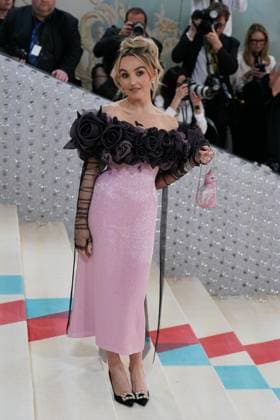 Chloe Fineman, wearing Wiederhoeft at arrivals for Karl Lagerfeld: A Line of Beauty - The Costume Institute Met Gala - Part 1, The Metropolitan Museum of Art, New York, NY May 1, 2023. Photo By: Kristin Callahan Everett Collection at arrivals for Karl Lagerfeld: A Line of Beauty - The Costume Institute Met Gala - Part 1, The Metropolitan Museum of Art, New York, NY May 1, 2023. Photo By: Kristin Callahan Everett Collection PUBLICATIONXNOTxINxCANxCHNxFRAxITAxJPNxNORxPOLxRUSxESPxUKxUSA