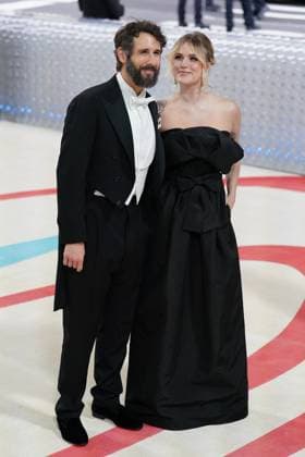 Josh Groban, Natalie McQueen at arrivals for Karl Lagerfeld: A Line of Beauty - The Costume Institute Met Gala - Part 1, The Metropolitan Museum of Art, New York, NY May 1, 2023. Photo By: Kristin Callahan Everett Collection at arrivals for Karl Lagerfeld: A Line of Beauty - The Costume Institute Met Gala - Part 1, The Metropolitan Museum of Art, New York, NY May 1, 2023. Photo By: Kristin Callahan Everett Collection PUBLICATIONXNOTxINxCANxCHNxFRAxITAxJPNxNORxPOLxRUSxESPxUKxUSA