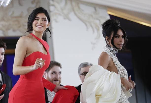 Kylie Jenner and Kim Kardashian arrive on the red carpet for The Met Gala at The Metropolitan Museum of Art celebrating the opening of Karl Lagerfeld: A Line of Beauty in New York City on Monday, May 1, 2023.  NYP20230501109 JOHNxANGELILLO