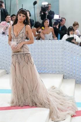Emily Ratajkowski, wearing Tory Burch at arrivals for Karl Lagerfeld: A Line of Beauty - The Costume Institute Met Gala - Part 1, The Metropolitan Museum of Art, New York, NY May 1, 2023. Photo By: Kristin Callahan Everett Collection at arrivals for Karl Lagerfeld: A Line of Beauty - The Costume Institute Met Gala - Part 1, The Metropolitan Museum of Art, New York, NY May 1, 2023. Photo By: Kristin Callahan Everett Collection PUBLICATIONXNOTxINxCANxCHNxFRAxITAxJPNxNORxPOLxRUSxESPxUKxUSA