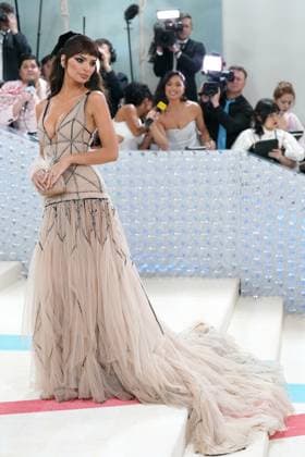 Emily Ratajkowski, wearing Tory Burch at arrivals for Karl Lagerfeld: A Line of Beauty - The Costume Institute Met Gala - Part 1, The Metropolitan Museum of Art, New York, NY May 1, 2023. Photo By: Kristin Callahan Everett Collection at arrivals for Karl Lagerfeld: A Line of Beauty - The Costume Institute Met Gala - Part 1, The Metropolitan Museum of Art, New York, NY May 1, 2023. Photo By: Kristin Callahan Everett Collection PUBLICATIONXNOTxINxCANxCHNxFRAxITAxJPNxNORxPOLxRUSxESPxUKxUSA