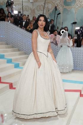 Dua Lipa, wearing Chanel Couture, Tiffany & Co. at arrivals for Karl Lagerfeld: A Line of Beauty - The Costume Institute Met Gala - Part 1, The Metropolitan Museum of Art, New York, NY May 1, 2023. Photo By: Kristin Callahan Everett Collection at arrivals for Karl Lagerfeld: A Line of Beauty - The Costume Institute Met Gala - Part 1, The Metropolitan Museum of Art, New York, NY May 1, 2023. Photo By: Kristin Callahan Everett Collection PUBLICATIONXNOTxINxCANxCHNxFRAxITAxJPNxNORxPOLxRUSxESPxUKxUSA