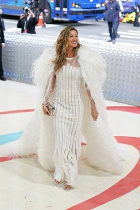 Gisele Bundchen at arrivals for Karl Lagerfeld: A Line of Beauty - The Costume Institute Met Gala - Part 2, The Metropolitan Museum of Art, New York, NY May 1, 2023. Photo By: Kristin Callahan Everett Collection at arrivals for Karl Lagerfeld: A Line of Beauty - The Costume Institute Met Gala - Part 2, The Metropolitan Museum of Art, New York, NY May 1, 2023. Photo By: Kristin Callahan Everett Collection PUBLICATIONXNOTxINxCANxCHNxFRAxITAxJPNxNORxPOLxRUSxESPxUKxUSA