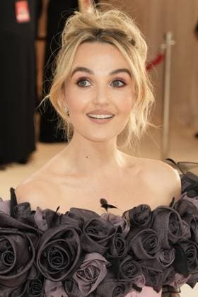 Arrivals for the 2023 Met Gala - Karl Lagerfeld: A Line Of Beauty at the Metropolitan Museum of Art. Featuring: Chloe Fineman Where: New York, New York, United States When: 01 May 2023 Credit: Jennifer Graylock INSTARimages **Jennifer Graylock-Graylock.com** Copyright: xJenniferxGraylock-Graylock.comx 52672103 EDITORIAL USE ONLY. NOT FOR USE BY NEWSPAPERS BASED IN THE UK.