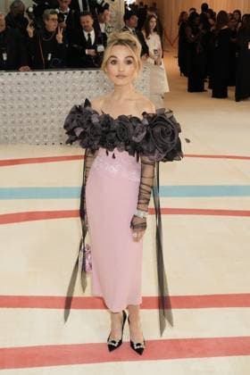 Arrivals for the 2023 Met Gala - Karl Lagerfeld: A Line Of Beauty at the Metropolitan Museum of Art. Featuring: Chloe Fineman Where: New York, New York, United States When: 01 May 2023 Credit: Jennifer Graylock INSTARimages **Jennifer Graylock-Graylock.com** Copyright: xJenniferxGraylock-Graylock.comx 52672104 EDITORIAL USE ONLY. NOT FOR USE BY NEWSPAPERS BASED IN THE UK.