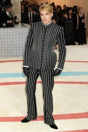 Arrivals for the 2023 Met Gala - Karl Lagerfeld: A Line Of Beauty at the Metropolitan Museum of Art. Featuring: Guest Where: New York, New York, United States When: 01 May 2023 Credit: Jennifer Graylock INSTARimages **Jennifer Graylock-Graylock.com** Copyright: xJenniferxGraylock-Graylock.comx 52672132 EDITORIAL USE ONLY. NOT FOR USE BY NEWSPAPERS BASED IN THE UK.