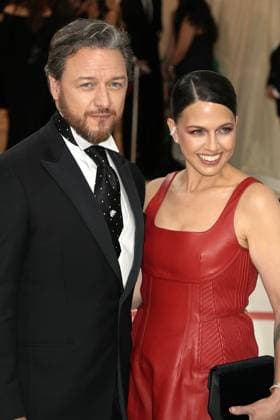 Arrivals for the 2023 Met Gala - Karl Lagerfeld: A Line Of Beauty at the Metropolitan Museum of Art. Featuring: James McAvoy, Lisa Liberati Where: New York, New York, United States When: 01 May 2023 Credit: Jennifer Graylock INSTARimages **Jennifer Graylock-Graylock.com** Copyright: xJenniferxGraylock-Graylock.comx 52672136 EDITORIAL USE ONLY. NOT FOR USE BY NEWSPAPERS BASED IN THE UK.