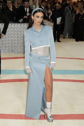 Arrivals for the 2023 Met Gala - Karl Lagerfeld: A Line Of Beauty at the Metropolitan Museum of Art. Featuring: Emma Chamberlain Where: New York, New York, United States When: 01 May 2023 Credit: Jennifer Graylock INSTARimages **Jennifer Graylock-Graylock.com** Copyright: xJenniferxGraylock-Graylock.comx 52672145 EDITORIAL USE ONLY. NOT FOR USE BY NEWSPAPERS BASED IN THE UK.