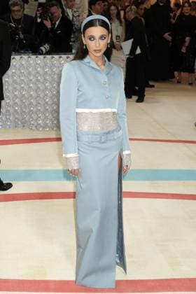 Arrivals for the 2023 Met Gala - Karl Lagerfeld: A Line Of Beauty at the Metropolitan Museum of Art. Featuring: Emma Chamberlain Where: New York, New York, United States When: 01 May 2023 Credit: Jennifer Graylock INSTARimages **Jennifer Graylock-Graylock.com** Copyright: xJenniferxGraylock-Graylock.comx 52672147 EDITORIAL USE ONLY. NOT FOR USE BY NEWSPAPERS BASED IN THE UK.