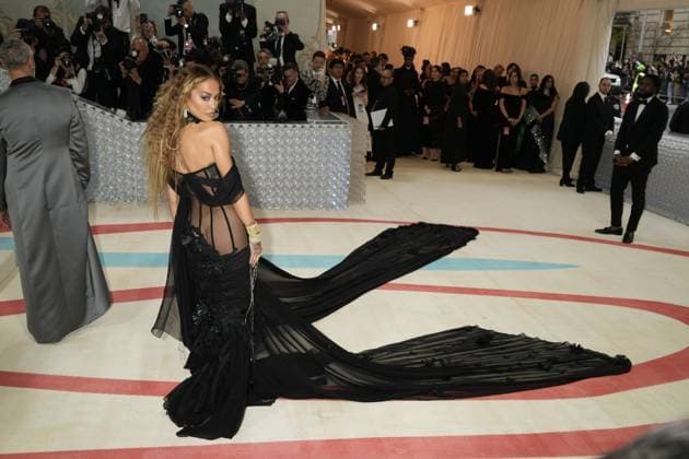 Arrivals for the 2023 Met Gala - Karl Lagerfeld: A Line Of Beauty at the Metropolitan Museum of Art. Featuring: Rita Ora Where: New York, New York, United States When: 01 May 2023 Credit: Jennifer Graylock INSTARimages **Jennifer Graylock-Graylock.com** Copyright: xJenniferxGraylock-Graylock.comx 52672150 EDITORIAL USE ONLY. NOT FOR USE BY NEWSPAPERS BASED IN THE UK.