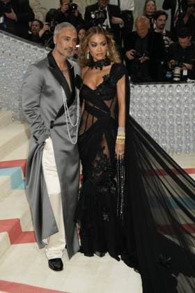 Arrivals for the 2023 Met Gala - Karl Lagerfeld: A Line Of Beauty at the Metropolitan Museum of Art. Featuring: Taika Waititi, Rita Ora Where: New York, New York, United States When: 01 May 2023 Credit: Jennifer Graylock INSTARimages **Jennifer Graylock-Graylock.com** Copyright: xJenniferxGraylock-Graylock.comx 52672153 EDITORIAL USE ONLY. NOT FOR USE BY NEWSPAPERS BASED IN THE UK.