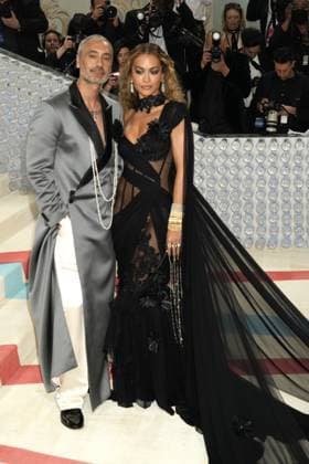 Arrivals for the 2023 Met Gala - Karl Lagerfeld: A Line Of Beauty at the Metropolitan Museum of Art. Featuring: Taika Waititi, Rita Ora Where: New York, New York, United States When: 01 May 2023 Credit: Jennifer Graylock INSTARimages **Jennifer Graylock-Graylock.com** Copyright: xJenniferxGraylock-Graylock.comx 52672154 EDITORIAL USE ONLY. NOT FOR USE BY NEWSPAPERS BASED IN THE UK.