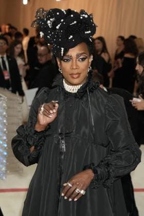 Arrivals for the 2023 Met Gala - Karl Lagerfeld: A Line Of Beauty at the Metropolitan Museum of Art. Featuring: Guest Where: New York, New York, United States When: 01 May 2023 Credit: Jennifer Graylock INSTARimages **Jennifer Graylock-Graylock.com** Copyright: xJenniferxGraylock-Graylock.comx 52672156 EDITORIAL USE ONLY. NOT FOR USE BY NEWSPAPERS BASED IN THE UK.